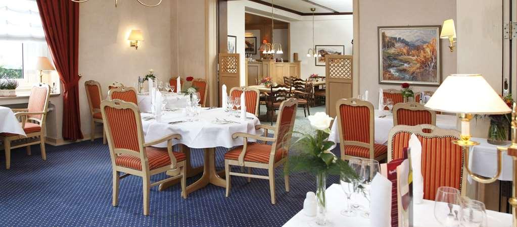 Posthotel Usseln Вилинген Ресторант снимка