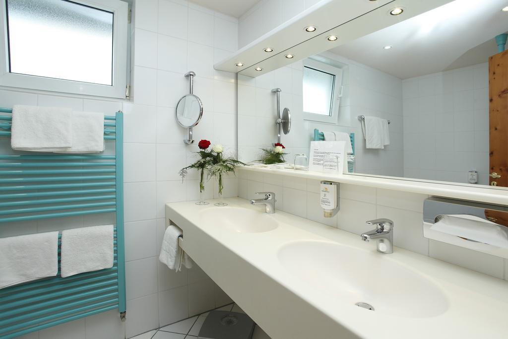 Posthotel Usseln Вилинген Екстериор снимка